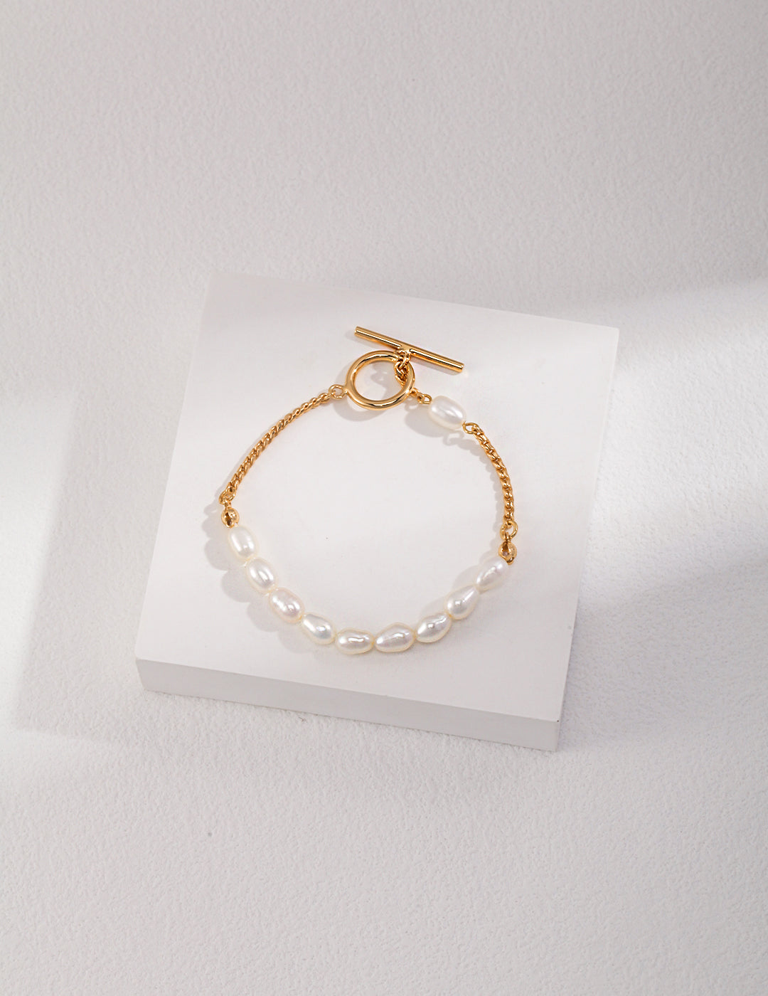 Golden Toggle Pearl Chain Bracelet