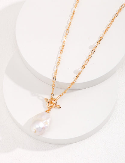 Luxe Baroque Pearl Pendant Necklace with Gold Toggle Clasp